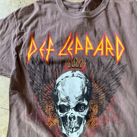 Def Leppard band T-shirt size medium limited edition 2017 - Picture 8 of 8